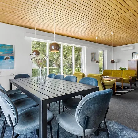 5 Bedroom Gorgeous In بيت للعطل *
