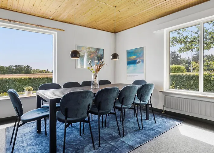 5 Bedroom Gorgeous In